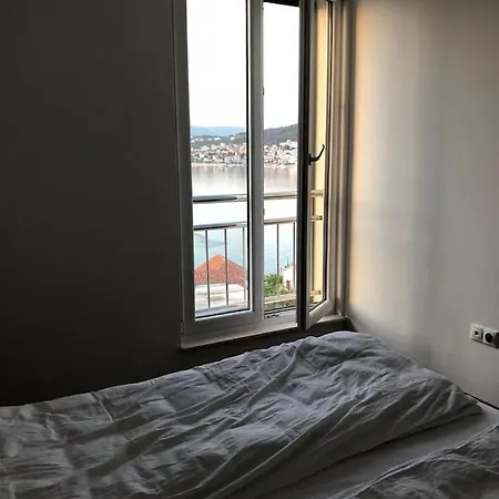 Ac *
